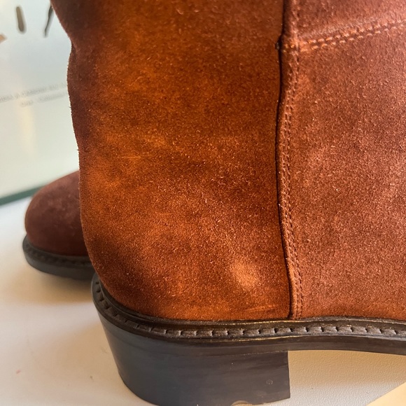 Beautiful Vince Equestrian brown suede boots, made in Italy, size 7, old money - Picture 14 of 16
